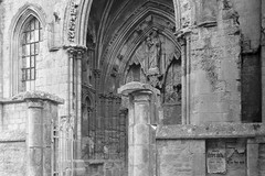 Eglise de Norrey-en-Bessin: Porche et portail