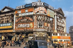 Piccadilly Circus в 1945 году.