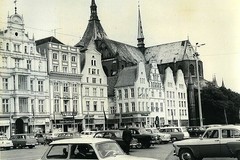 Ernst-Thälmann-Platz & Marienkirche