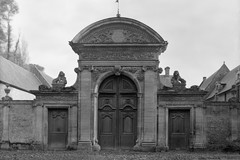 Porte du Château de Brécy