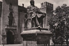 Busseto, Monumento a Giuseppe Verdi