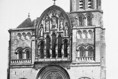 Basilique Sainte-Marie-Madeleine de Vézelay. La façade occidentale