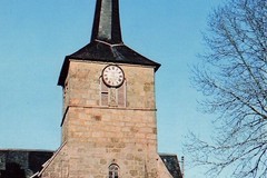 Façade et clocher de l'église de La Courtine