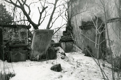 Chřibská, hřbitovní kaple (hrobka rodiny Tschinkel), zdevastované náhrobky