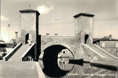 Comacchio, Ponte dei Trepponti