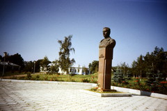 Пам'ятник А. Макаренко в музей-резерв