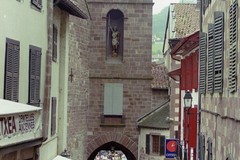 Saint-Jean-Pied-de-Port. L'église de l'Assomption depuis la rue de la Citadelle