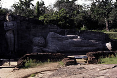 Polonnaruwa. Gal viharaya. Ananda, Sleepping buddha