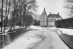 Zijgevel kasteel Het Nijenhuis gezien vanuit het oosten in de winter
