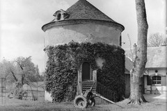 Château de Montigny à Perreux : colombier