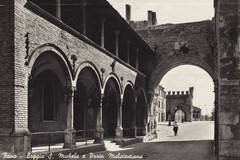 Fano, Loggia di San Michele e Porta Malatestiana