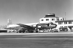 United Airlines Mainliner 300 at San Francisco Airport