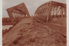 Zniszczone mosty kolejowe na jeziorze Semyanuvka