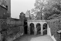 Château de Montmort à Montmort-Lucy : pont-levis