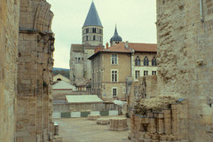 Abbaye de Cluny: allée centrale