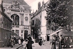 Blois. Place Louis XII
