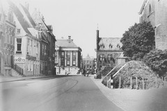 Groningen. Martinikerkhof zuidzijde .gezien naar het westen