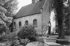 Rijksstraatweg 38, Ubbergen. Hervormde Kerk, begraafplaatsen