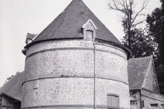 Ferme du château du Manais à Ferrières-en-Bray : colombier