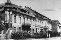 Uherské Hradiště. Pohled na domy na Sokolovské ulici