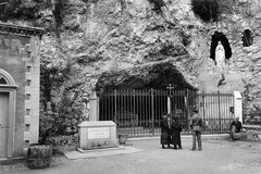 Montjoyer. La grotte de Lourdes de l'abbaye Notre-Dame d'Aiguebelle