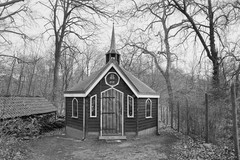 De kleine kapel naast Molenbosch