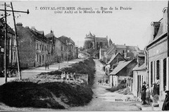 Onival-sur-Mer. Rue de la Prairie (côté Ault) et le Moulin de Pierre