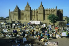 Jour de marché à Djenné et grande mosquée