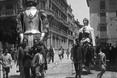 Fiestas de San Fermín en Pamplona, La comparsa de gigantes en la plaza de San Francisco