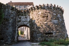 La porte Neuve de Vézelay