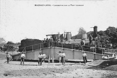 Magnac-Laval: Locomotive sur le pont tournant