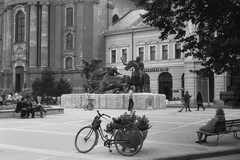 Dobó tér, Végvári vitézek szoborcsoport