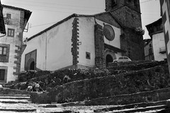 Iglesia encalada en Candelario