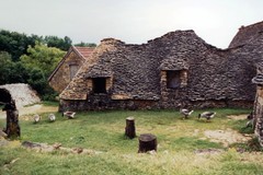 Les «Cabanes du Breuil» à Saint-André-d'Allas
