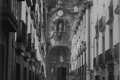 Calle de San Sebastián y al fondo la Basílica de Santa María del Coro