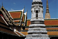 Wat Pho, background Chedi, foreground Prang