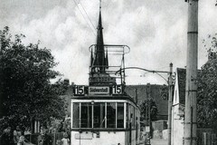 Weinböhla. Haltestelle Linie 15 mit Straßenbahn