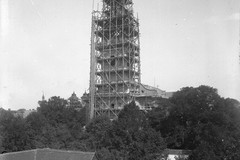 Wieża kościoła Krzyża w Lesznie podczas rekonstrukcji hełmu