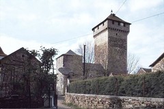 Église de Sainte-Croix (Aveyron). Ensemble et clocher-donjon