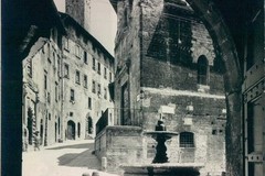 Gubbio, Fontana del Bargello