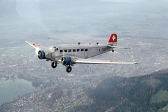 Ju-52 im Flug über Thun