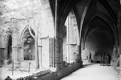 Béziers. Cathédrale Saint-Nazair. Galerie du cloître