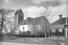 Hervormde kerk en toren in Niekerk