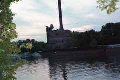 Coal power plant on the Mississippi River