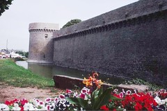 Remparts de Guérande. Tour de l'Abreuvoir et enceinte fortifiée sur douves