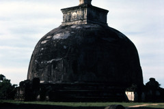 Polonnaruwa. Kiri Vehera Dagoba