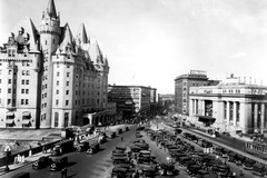 Downtown Ottawa showing the Chateau Laurier at left and Union Station at right