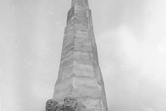 Monument à la mémoire de Nungesser et Coli, à Étretat