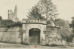 Septmonts. Porte d'Entrée du Château féodal