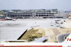 Aéroport de Paris-Orly, Installations Terminales vues depuis la tour du PCR
